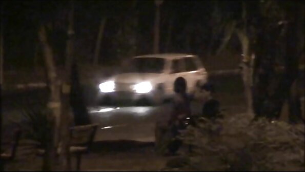 Згодната бринета Дилион Харпер го јава своето момче во спалната соба