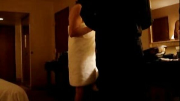 Заносната русокоса Никол Анистон е врзана со лисици од нејзиниот партнер